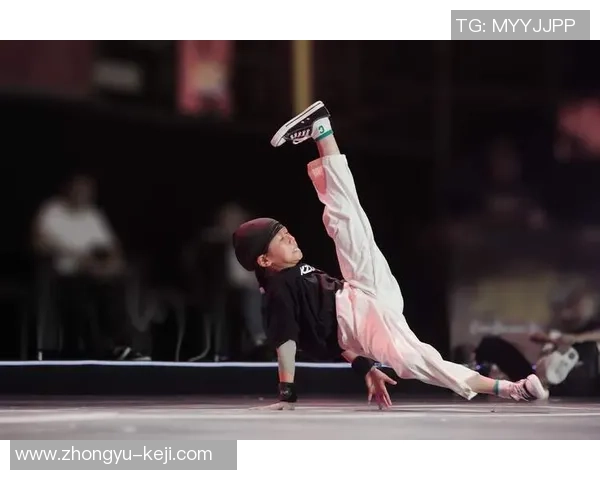 重庆街舞队与武汉街舞队赛后技术分析与表现对比